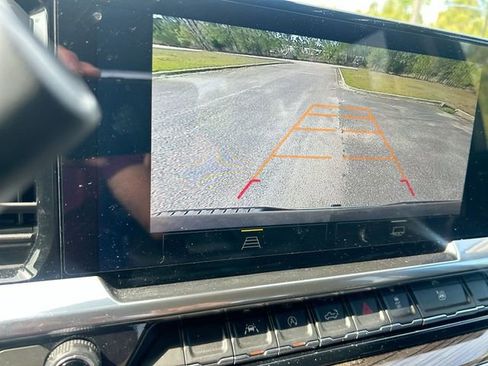 Used 2023 Chevrolet Silverado 1500 LT image 22