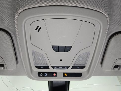 Used 2016 Chevrolet Impala LT w/ Convenience Package FWD image 21