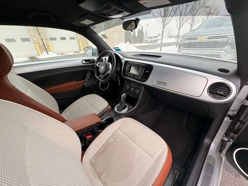 Used 2015 Volkswagen Beetle 1.8T Classic image 11