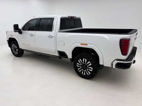 Used 2024 GMC Sierra 3500 Denali Ultimate image 10