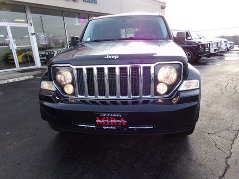 Used 2012 Jeep Liberty Limited Jet w/ Comfort/Convenience Group image 2