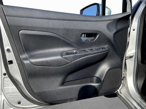 Used 2025 Nissan Versa SV FWD image 21