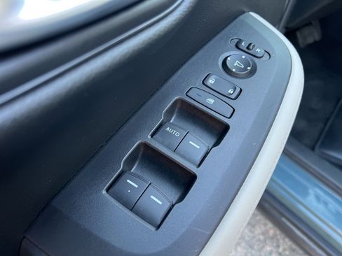 Used 2023 Honda HR-V LX image 12