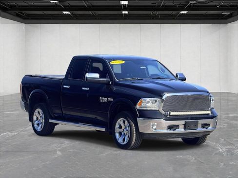 Used 2016 RAM 1500 Laramie AWD/4WD image 3