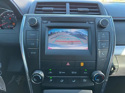 Used 2017 Toyota Camry SE FWD image 19