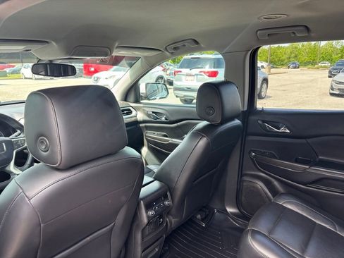 Used 2018 GMC Acadia SLT FWD image 16