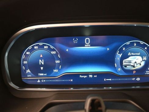 Certified 2023 Chevrolet Suburban Premier w/ Advanced Technology Package image 9