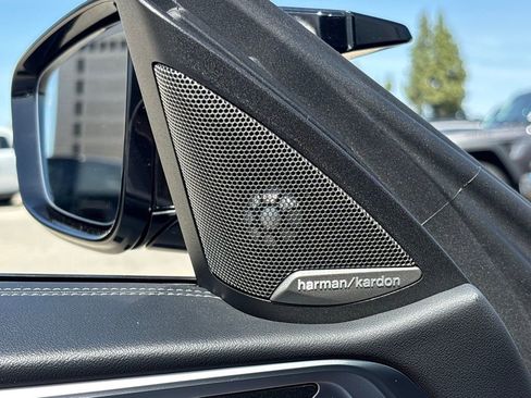 Used 2025 BMW M440i Convertible w/ Premium Package RWD image 24