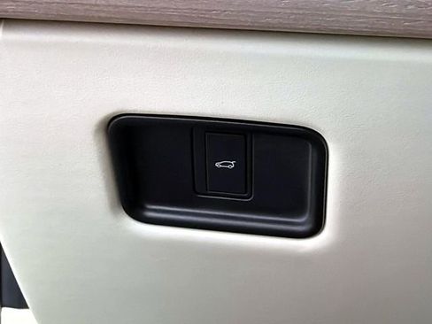 New 2026 Land Rover Range Rover SE image 31