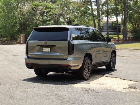 Certified 2026 Cadillac Escalade Platinum Sport w/ LPO, Floor Liner Package AWD/4WD image 7