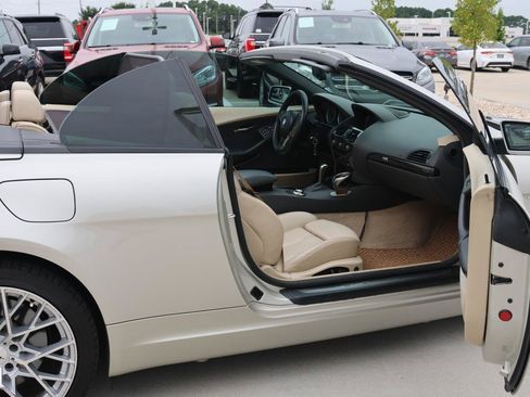 Used 2004 BMW 645Ci Convertible image 21