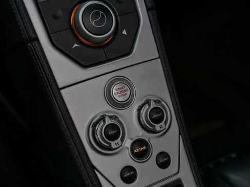 Used 2013 McLaren MP4-12C Spider image 33