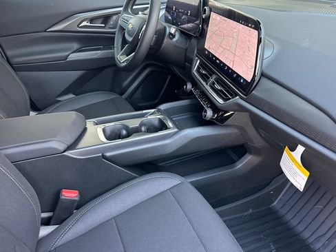 New 2026 Chevrolet Equinox EV LT w/ Comfort Package AWD/4WD image 15