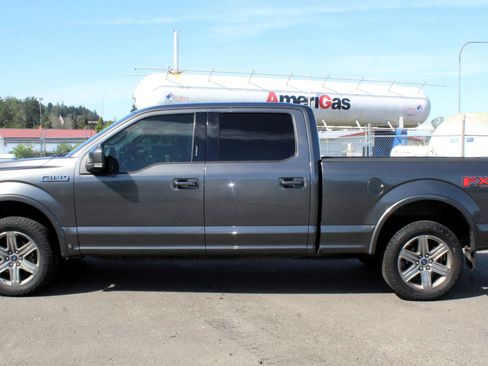 Used 2018 Ford F150 Lariat w/ Equipment Group 502A Luxury AWD/4WD image 4