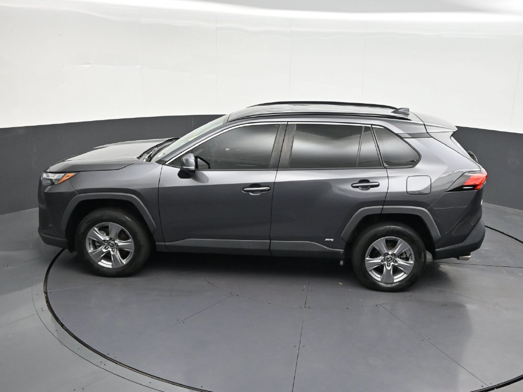 Used 2022 Toyota RAV4 XLE AWD/4WD image 19