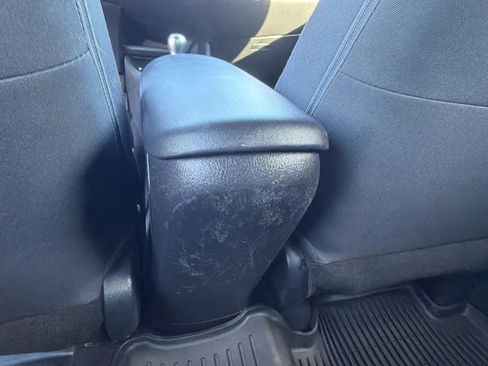 Used 2018 Toyota C-HR XLE FWD image 25