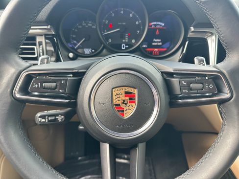 Used 2025 Porsche Macan image 23