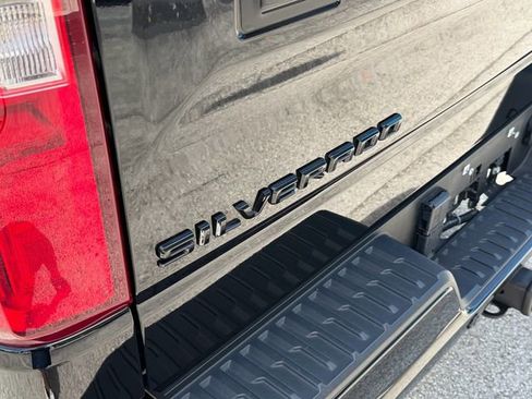 Used 2024 Chevrolet Silverado 1500 High Country w/ Technology Package AWD/4WD image 15