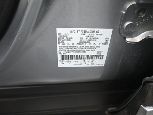 Used 2024 Ford Explorer Limited image 18