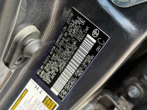 Used 2019 Toyota Prius LE FWD image 30