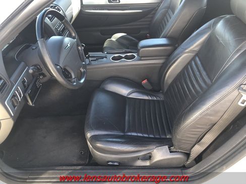 Used 2002 Ford Thunderbird Deluxe image 11
