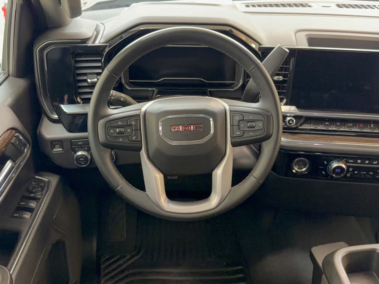Used 2023 GMC Sierra 1500 Elevation AWD/4WD image 10