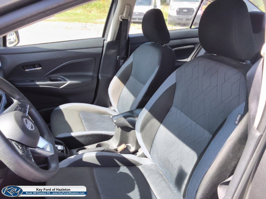 Used 2025 Nissan Versa SV FWD image 20
