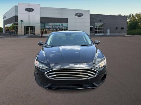 Used 2020 Ford Fusion SE FWD image 3
