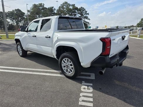 Used 2024 Toyota Tacoma SR image 24