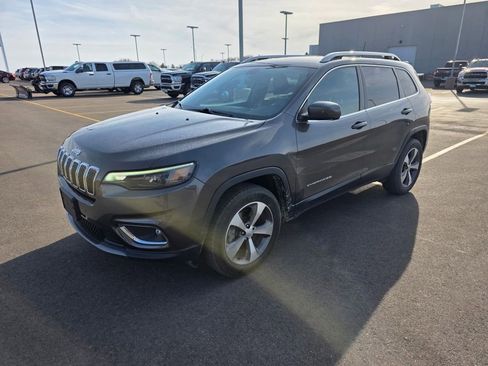 Used 2020 Jeep Cherokee Limited image 2