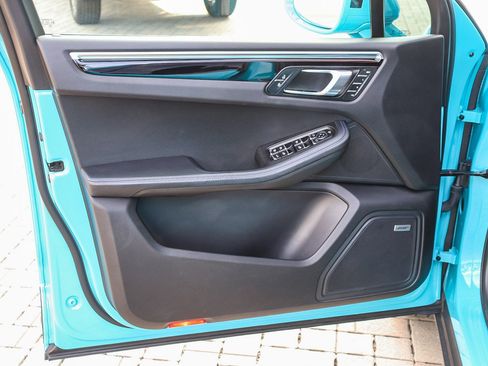 Used 2022 Porsche Macan Base image 24