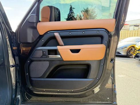 Used 2021 Land Rover Defender 110 X AWD/4WD image 31