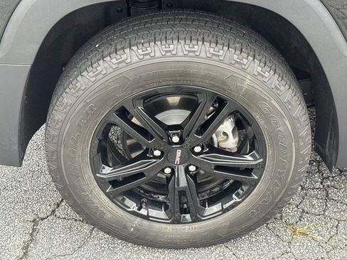 Used 2024 GMC Terrain AT4 w/ LPO, Floor Liner Package AWD/4WD image 17