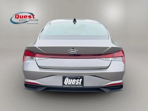 Used 2022 Hyundai Elantra SEL FWD image 4