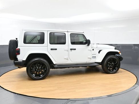 Used 2022 Jeep Wrangler Unlimited Sahara w/ Cold Weather Group AWD/4WD image 4