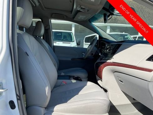 Used 2011 Toyota Sienna XLE image 15