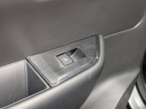 Used 2024 Nissan Rogue S FWD image 23