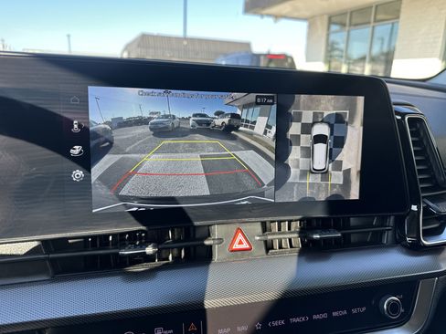 Used 2023 Kia Sportage SX image 18