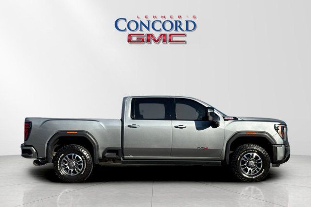 Used 2024 GMC Sierra 2500 AT4 w/ AT4 Premium Plus Package AWD/4WD image 3