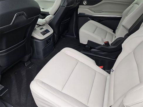 New 2025 Lincoln Navigator L Reserve image 28