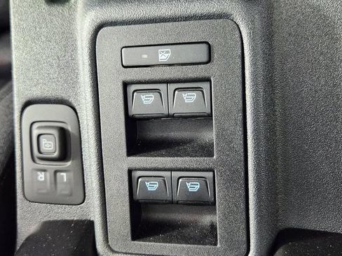 Used 2025 Ford Bronco 4-Door AWD/4WD image 17
