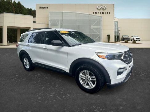 Used 2020 Ford Explorer XLT w/ Equipment Group 202A AWD/4WD image 3