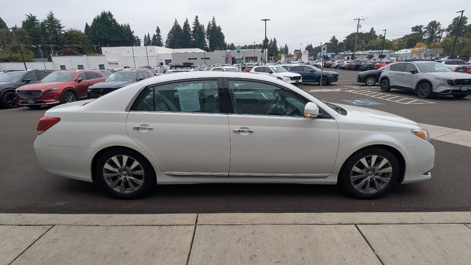 Used 2011 Toyota Avalon Limited FWD image 8