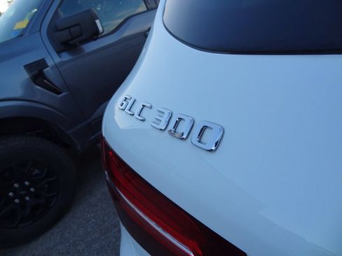 Used 2017 Mercedes-Benz GLC 300 4MATIC image 6