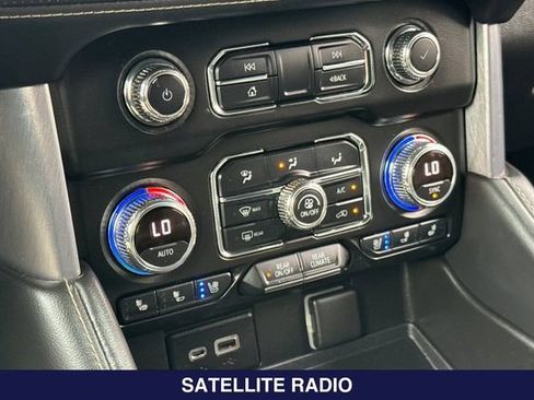 Used 2022 GMC Yukon SLT w/ SLT Luxury Package RWD image 23
