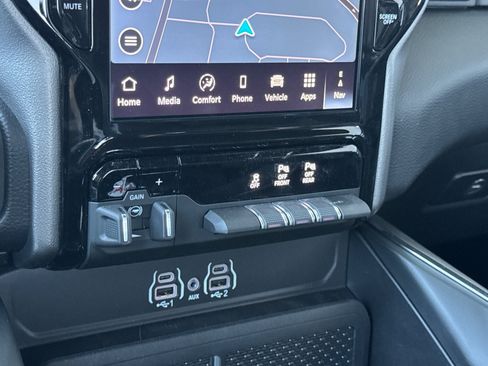 New 2026 RAM 1500 Laramie AWD/4WD image 19
