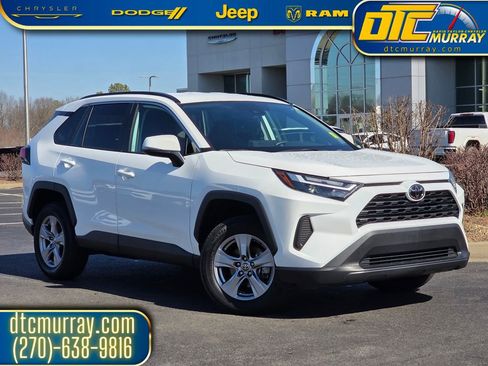 Used 2025 Toyota RAV4 XLE image 1