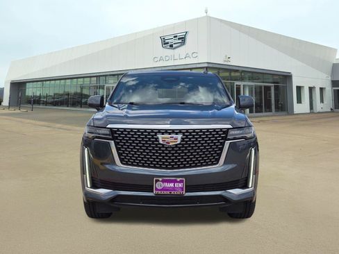 Used 2021 Cadillac Escalade Premium Luxury AWD/4WD image 2