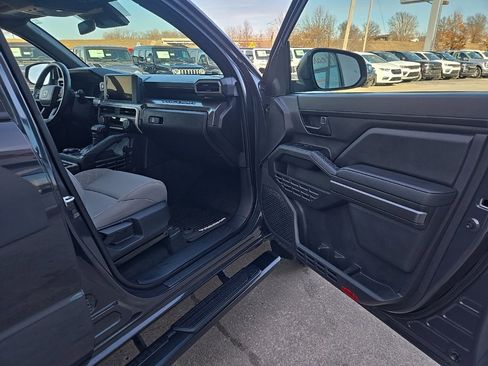 Used 2025 Toyota Tacoma SR5 image 76