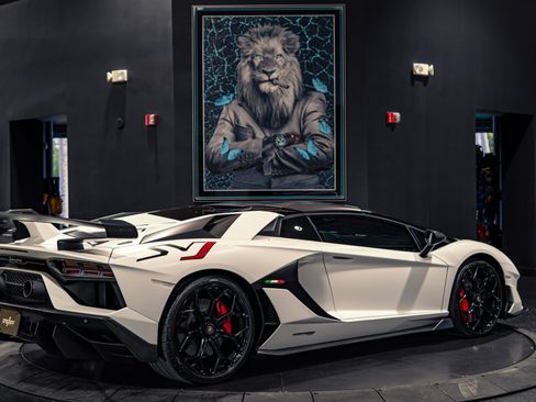 Used 2020 Lamborghini Aventador SVJ AWD/4WD image 6